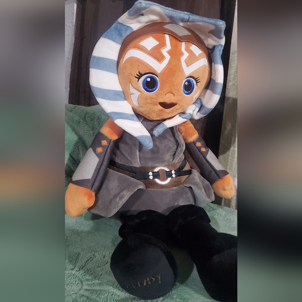 Star Wars Ahsoka Tano Plush Toy with Blue and Orange Design - Picture 3 of 6